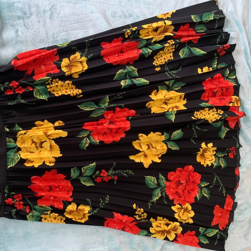 Pretty flower print design midi skirt size 12 UK / 40 EU - Picture 7 of 8